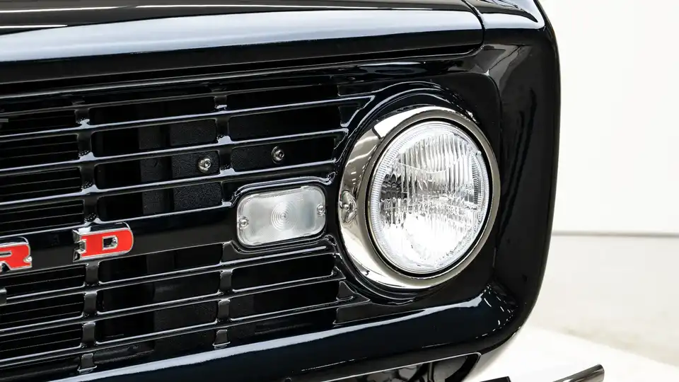 1974 Black Ford Bronco_24 Exterior 
