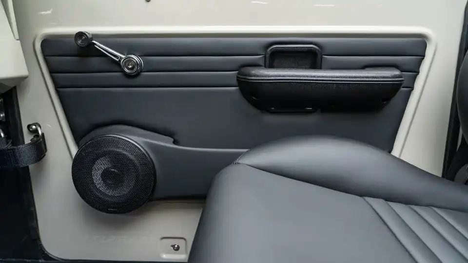 1974 Pink Ford Bronco For Sale_19 Interior