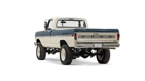 1967 Ford F250_12Driver Side Rear