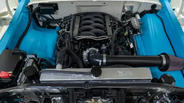 1977 Denside F 250 Restoration_28 V8 Coyote Engine