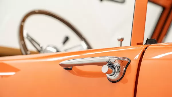 1973_Pearl Orange_Bronco_0032_Driver Side Door Handle