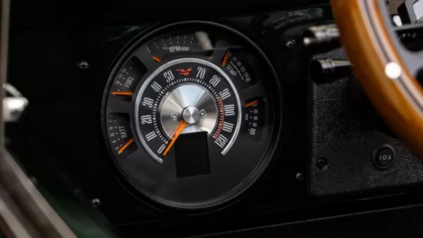 1970 Velocity CLassic Ford Bronco_15 Dakota Digital Gauges