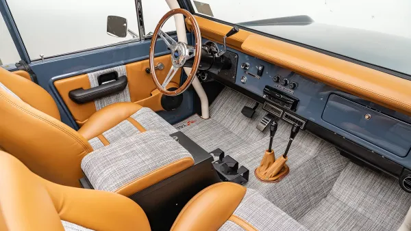 1974_Anvil Grey_Ranger_Hardtop_0019_Custom Passenger Interior