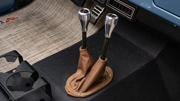 1975_Brittany Blue_Billet_0024_Twin Stick Shifters
