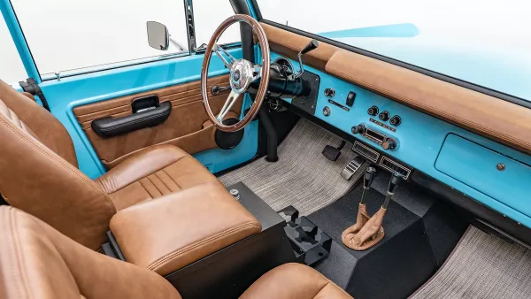 1969_Tiffany Blue_6PT_0014_Custom Passenger Interior