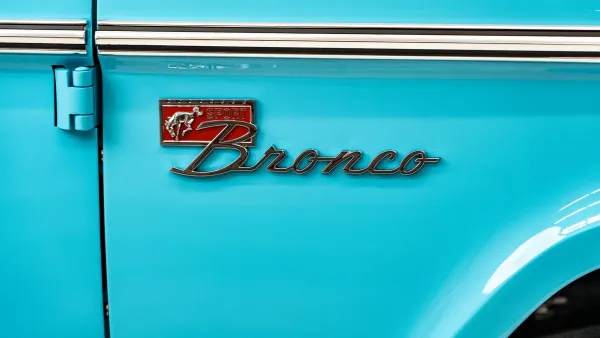 1969_Tiffany Blue_6PT_0021_Side Badge