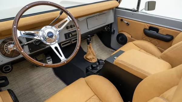 1971_Chalk Grey_0020_Custom Driver Interior