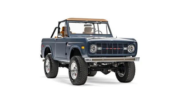 1969 Classic Ford Bronco_6 Passenger Side Front 