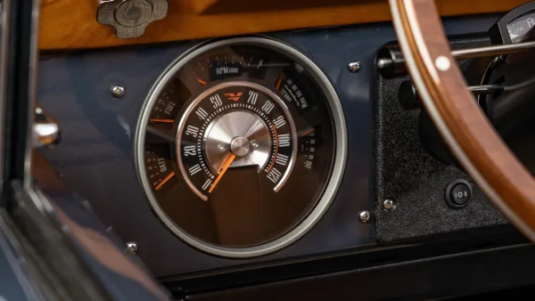 1969 Classic Ford Bronco_15 Dakota Digital Gauges