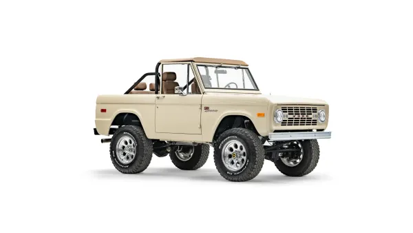 1974 Harvest Moon Classic Ford Bronco_7 Passenger Side Front  3.4