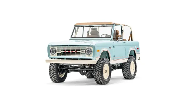 1977 Early Ford Bronco_4 Drivers Side Front 