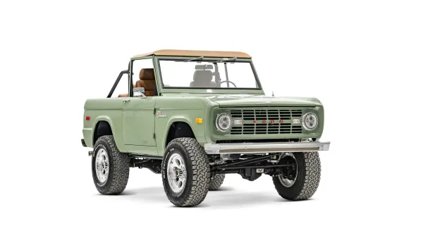 1976 Boxwood Green Ford Bronco_6 Passenger Side Front 