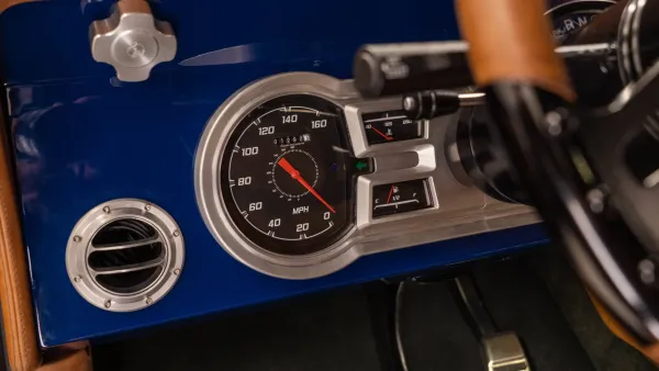 1973 Classic Ford Bronco Hardtop_15 Dakota Digital Gauges