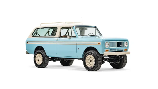 1978 International Scout Traveller_7 Passenger Side Front  3.4