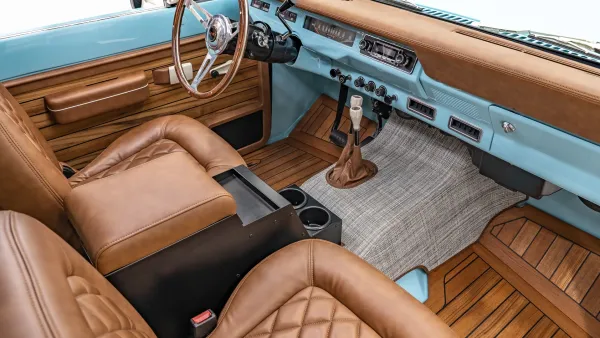 1978 International Scout Traveller_18 Passenger Side Interior