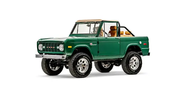 Velocity 1975 Rancing Green Ford Bronco_3 Drivers Side Front 3.4