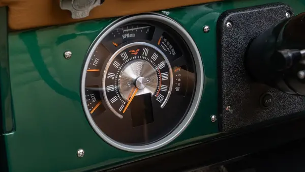 Velocity 1975 Rancing Green Ford Bronco_15 Dakota Digital Gauges