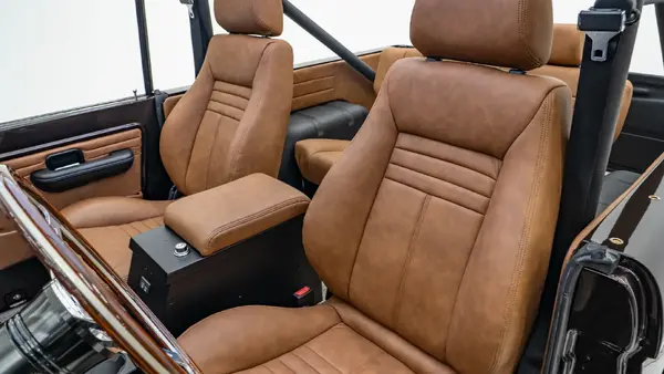 1967 Velocity Early Ford Bronco_19 Interior