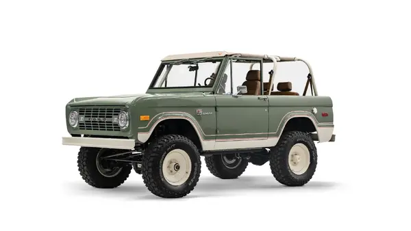 Boxwood Green Early Ford Bronco_7 Passenger Side Front  3.4