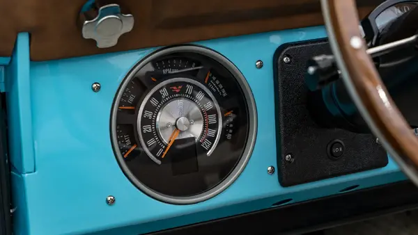 1973 Tiffany Blue Ford Bronco_15 Dakota Digital Gauges