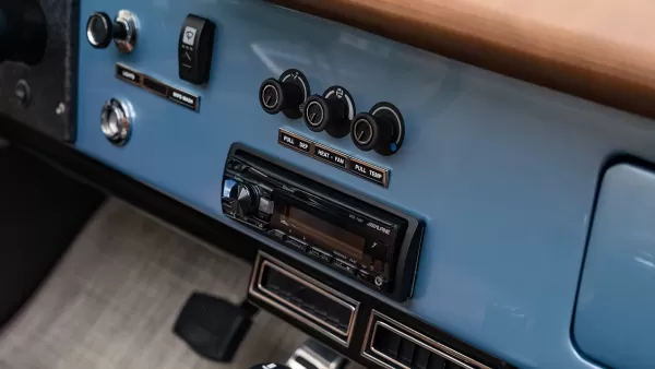 1968 Brittany Blue Classic Ford Bronco_0016_interior