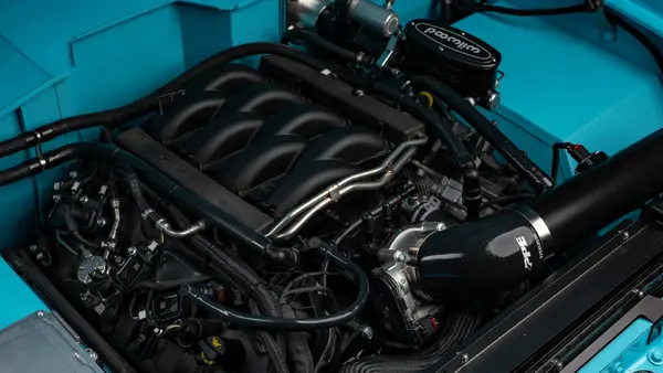 1973 Tiffany Blue Ford Bronco_26 Engine