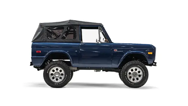 1975 Classic Ford Bronco Soft Top_8 Passenger Side