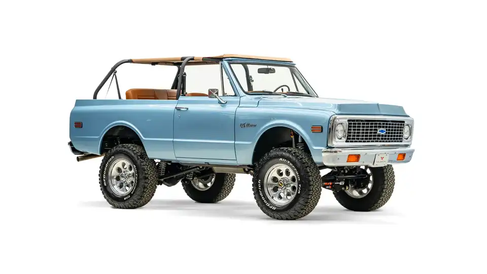 1972 Chevrolet K5 Blazer_3 Drivers Side Front 3.4