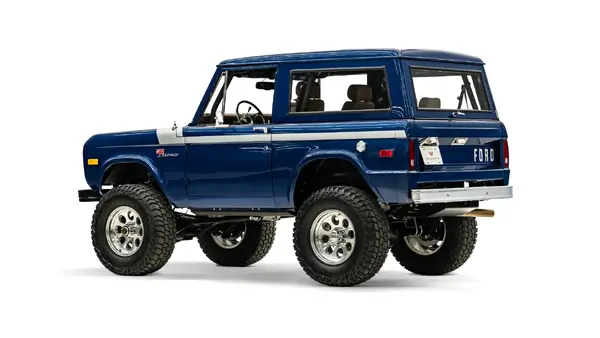 1975 Custom Ford Bronco_13 Driver Side Rear 3.4