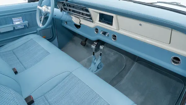 1968 Wind Blue Ford F250 Details (14)