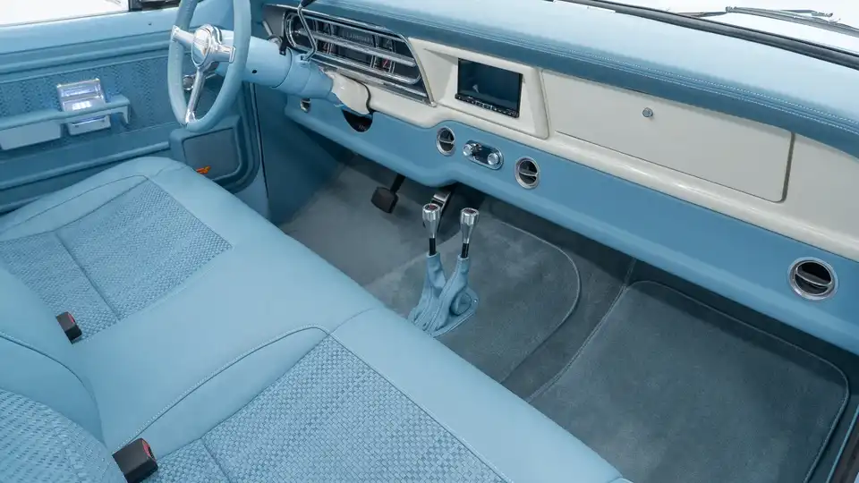1968 Wind Blue Ford F250 Details (14)