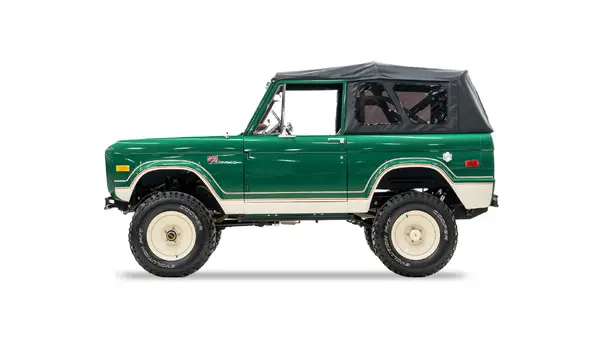 7579 Ford Bronco Velocity Racing Green 4