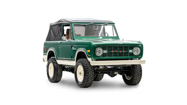 7579 Ford Bronco Velocity Racing Green 12