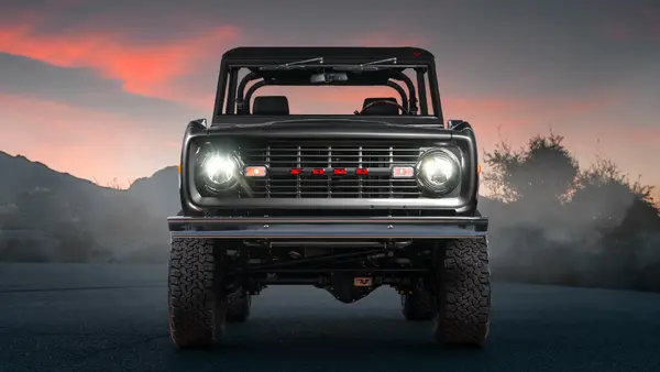 1971 Early Ford Bronco Lifestyle 03