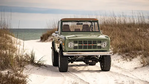 1970 Boxwood Green Bronco At The Beach 06