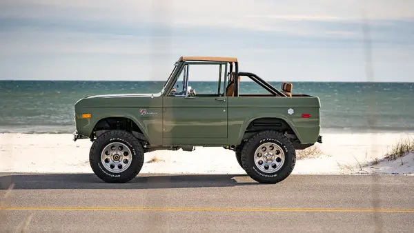 1970 Boxwood Green Bronco At The Beach 07