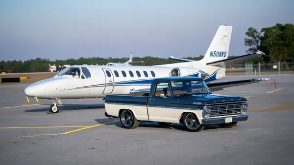19720 Ford F100 At Airport 05