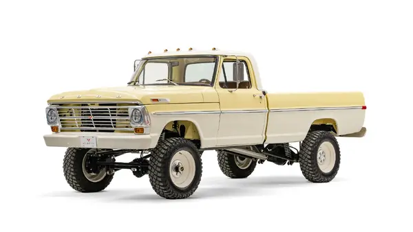 1971 Yellow Ford F250 Highboy_3 Drivers Side Front 3.4