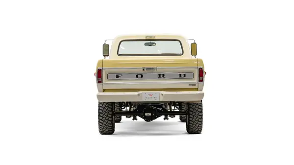 1971 Yellow Ford F250 Highboy_11 Rear Tailgate