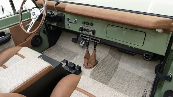 Velocity 1968 Ford Bronco_18 Passenger Side Interior