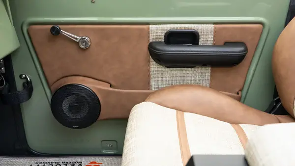Velocity 1968 Ford Bronco_21 Interior