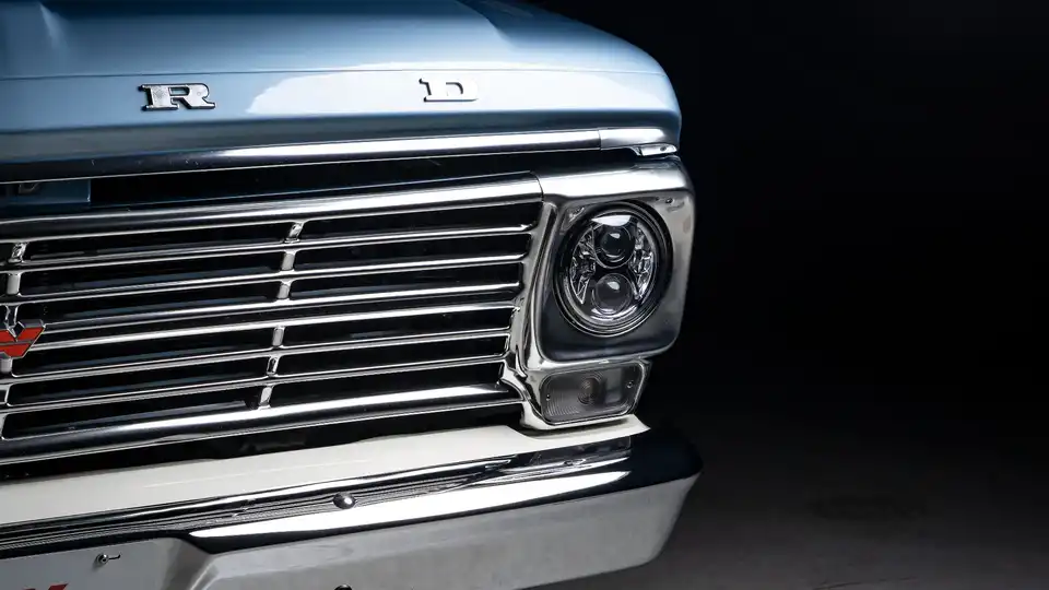 Brittany Blue 1968 Ford F100_28 V8 Coyote Engine
