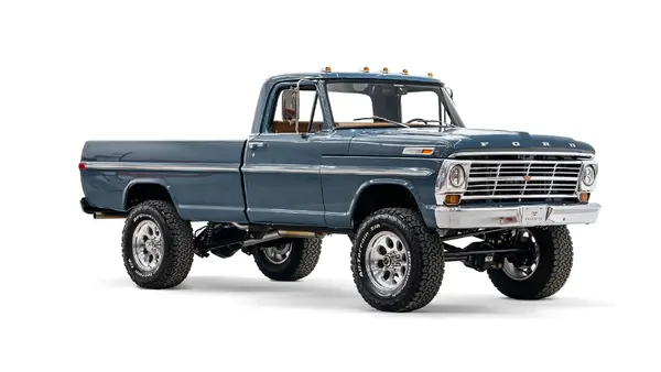 1970 Ford F250 Highboy_7 Passenger Side Front  3.4