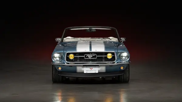 1967 Restored Mustang Convertible_Lifestyle