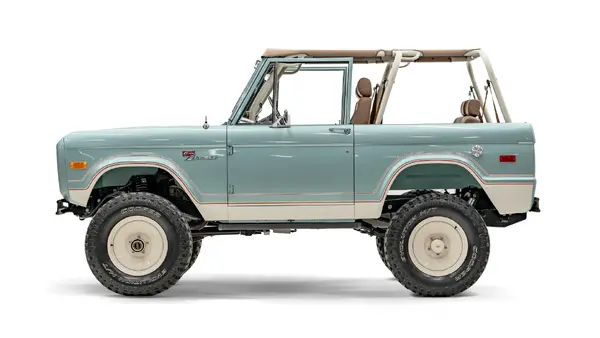 1969 Restored Ford Bronco_2 Drivers Side 