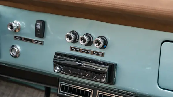 1969 Restored Ford Bronco_21 Interior