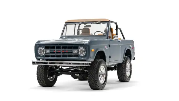 1971 Vintage Ford Bronco_4 Drivers Side Front 