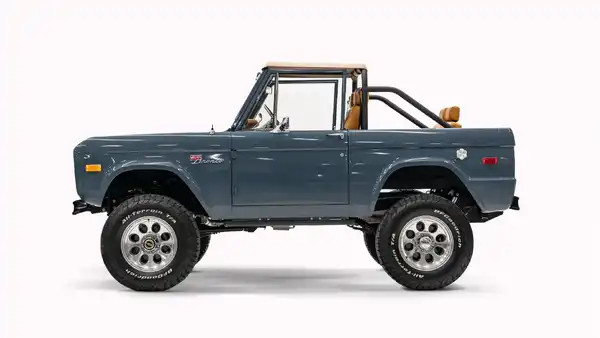 1971 Vintage Ford Bronco_2 Drivers Side 