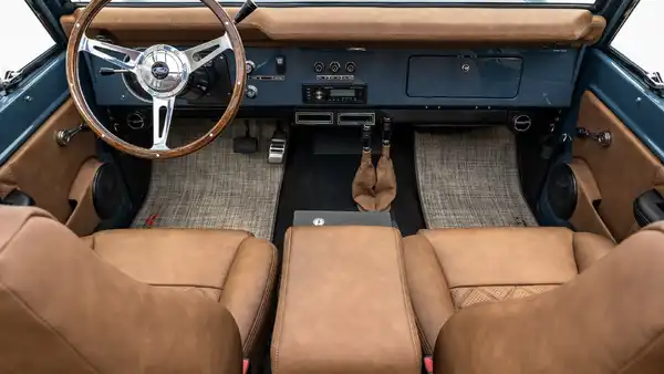 1977 Anvil Gray Ford Bronco_17 Front Interior