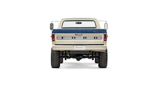 1972 Blue Ford F250_rear Tailgate
